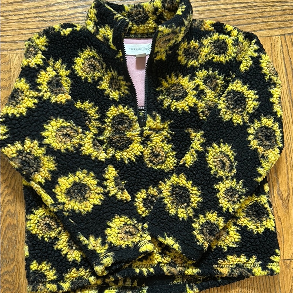 Thread & Supply Black and Yellow Sunflower Fleece